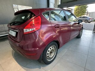 2010 Ford Fiesta Mk6, красный, 394000 рублей, вид 3