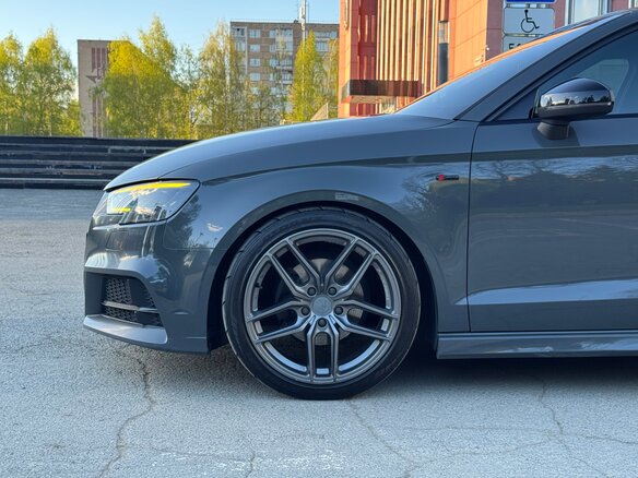 2018 Audi A3 III (8V) Рестайлинг, серый, 1750000 рублей - вид 3