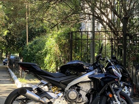 2022 Aprilia Tuono 660, чёрный, 1050000 рублей, вид 3
