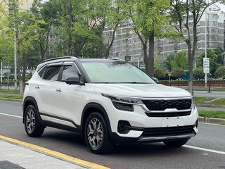 2021 Kia KX3, белый, 1610000 рублей, вид 3