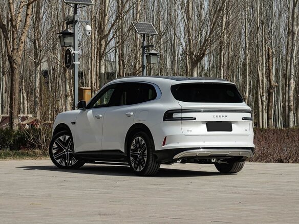 2026 Zeekr 8X 70 kWh, белый, 11290000 рублей - вид 2