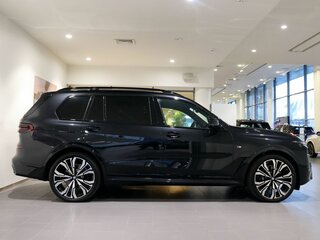 2026 BMW X7 40d I (G07) Рестайлинг, чёрный, 19100000 рублей, вид 4