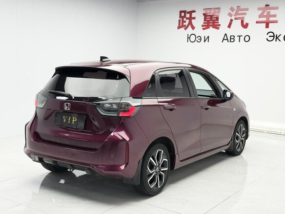 2022 Honda Fit Crosstar IV Рестайлинг, белый - вид 3