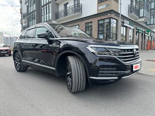 2021 Volkswagen Touareg III, чёрный, 6990000 рублей, вид 3