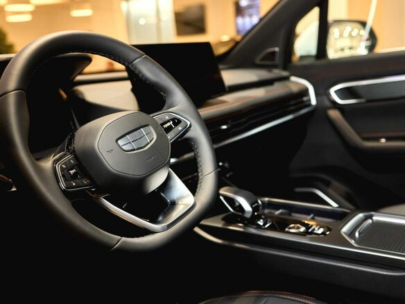 2025 Geely Okavango I Рестайлинг, белый - вид 7