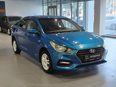 2017 Hyundai Solaris II, синий, 990000 рублей, вид 3