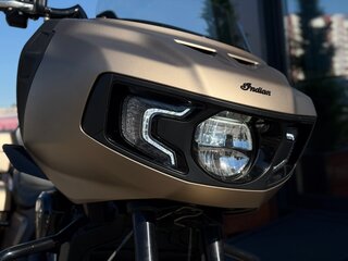 2019 Indian Challenger, золотистый, 1595000 рублей, вид 3