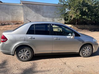 2005 Nissan Tiida Latio I, серебристый, 360000 рублей, вид 2