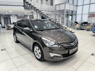 2015 Hyundai Solaris I Рестайлинг, коричневый, 1020000 рублей, вид 3