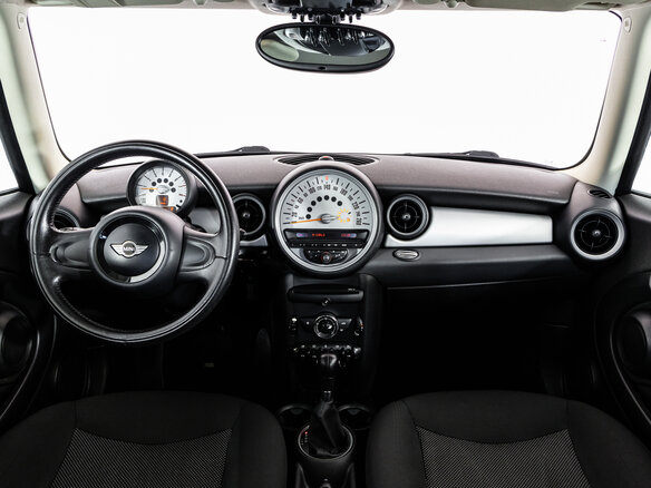 2011 Mini Hatch One II (R56) Рестайлинг, белый, 775000 рублей - вид 9