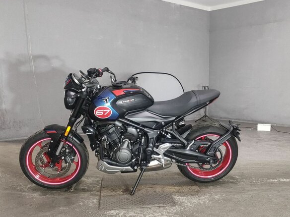 2025 Triumph Trident 660, синий, 1010000 рублей - вид 1