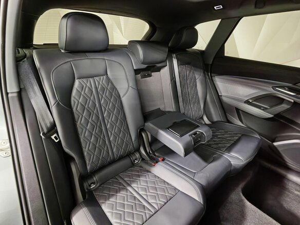 2026 Audi Q5 L III (GU), серый, 7150000 рублей - вид 16