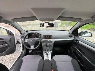 2012 Opel Astra H Рестайлинг, белый, 700000 рублей, вид 3