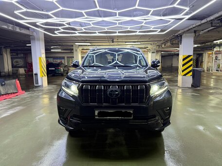 2021 Toyota Land Cruiser Prado 150 Series Рестайлинг 2, чёрный, 7000000 рублей, вид 1