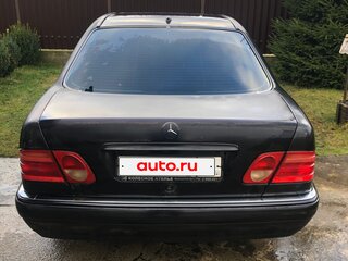 1999 Mercedes-Benz E-Класс 320 II (W210, S210) Рестайлинг, синий, 450000 рублей, вид 3