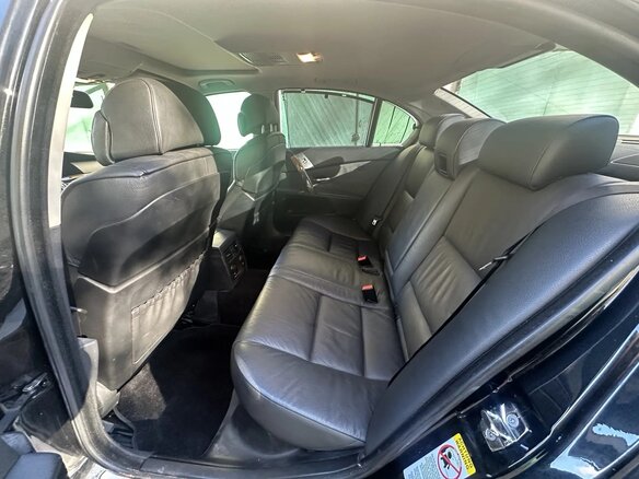 2005 BMW 5 серии 530i V (E60/E61), чёрный - вид 11