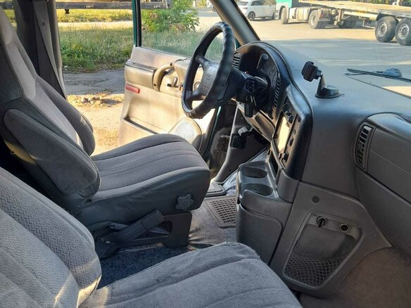 1997 GMC Safari II, зелёный, 850000 рублей - вид 18