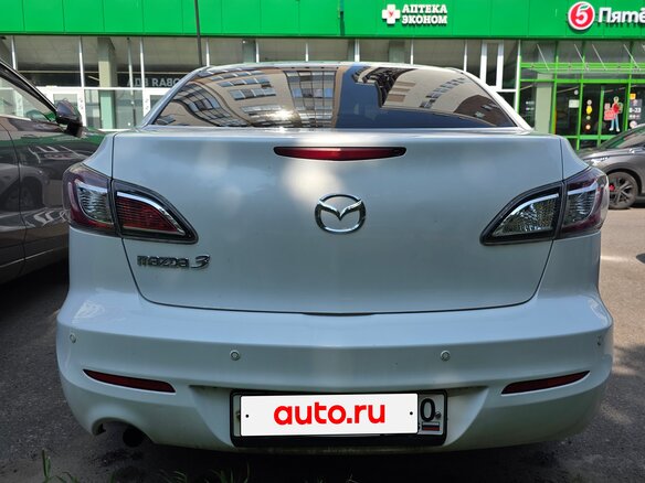 2011 Mazda 3 II (BL) Рестайлинг, белый, 750000 рублей - вид 3