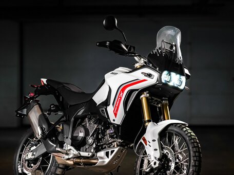 2026 Ducati DesertX, белый, 2390000 рублей, вид 1