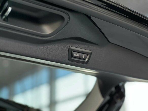 2025 BMW X5 Long 30Li IV (G05/G18) Рестайлинг, чёрный, 8995000 рублей - вид 38