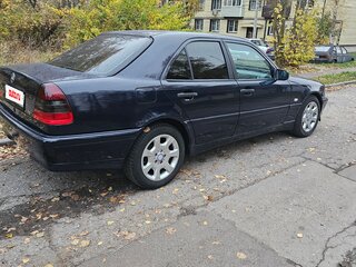 1998 Mercedes-Benz C-Класс 180 I (W202) Рестайлинг, синий, 470000 рублей, вид 2