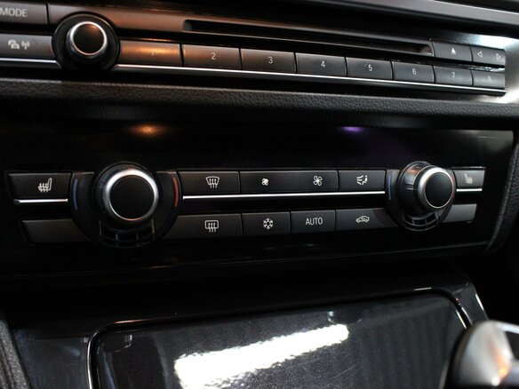 2012 BMW 5 серии 520i VI (F10/F11/F07), чёрный, 1710000 рублей - вид 18