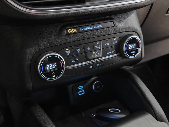 2020 Ford Kuga III, серый, 1819000 рублей - вид 10