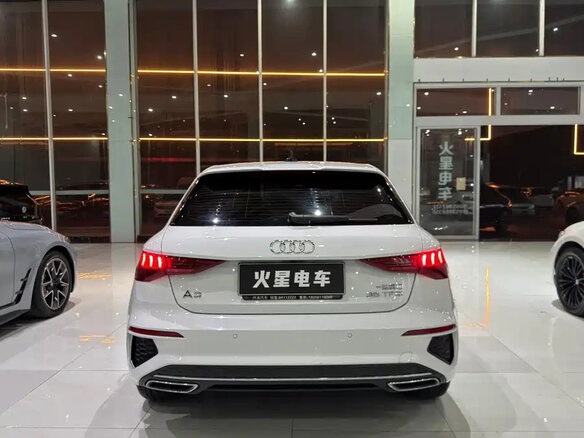 2023 Audi A3 Sportback 35 TFSI IV (8Y), белый, 1650000 рублей - вид 5