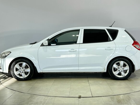 2010 Kia Ceed I, белый, 610000 рублей - вид 10