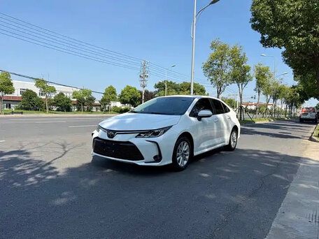 2022 Toyota Corolla XII (E210), белый, 1650000 рублей, вид 1