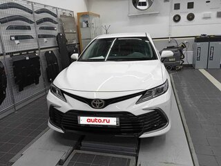 2021 Toyota Camry VIII (XV70) Рестайлинг, белый, 3250000 рублей, вид 1
