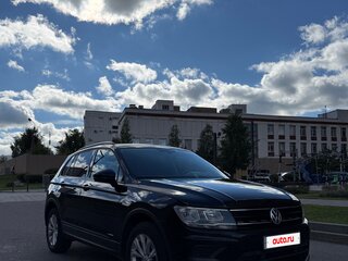2017 Volkswagen Tiguan II, чёрный, 1670000 рублей, вид 4