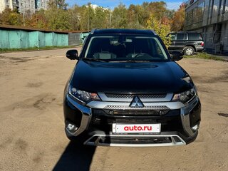 2020 Mitsubishi Outlander III Рестайлинг 3, чёрный, 2300000 рублей, вид 3