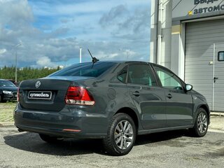 2018 Volkswagen Polo V Рестайлинг, серый, 590000 рублей, вид 4