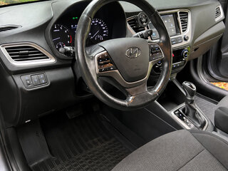 2019 Hyundai Solaris II, серый, 1400000 рублей, вид 4