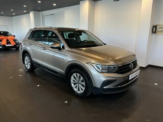 2020 Volkswagen Tiguan II Рестайлинг, коричневый, 2979000 рублей, вид 1