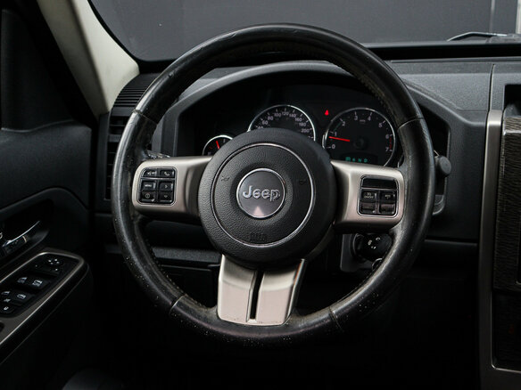 2011 Jeep Cherokee IV (KK), чёрный - вид 12