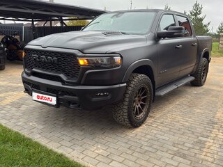 2025 Ram 1500 Crew Cab V Рестайлинг, чёрный, 8390000 рублей, вид 3