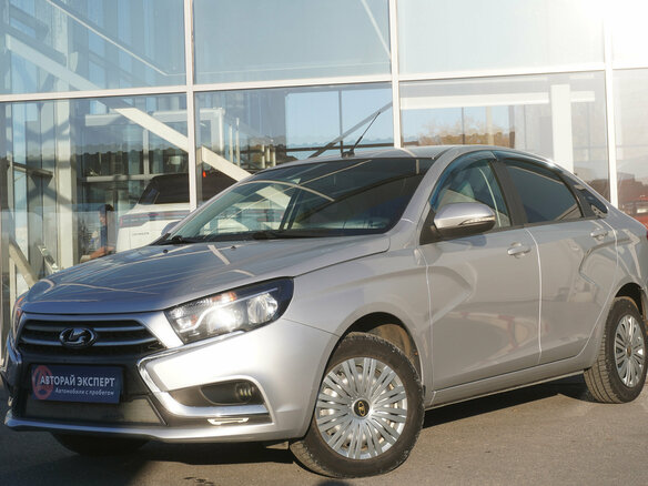 2018 Lada (ВАЗ) Vesta I, серебристый, 939000 рублей