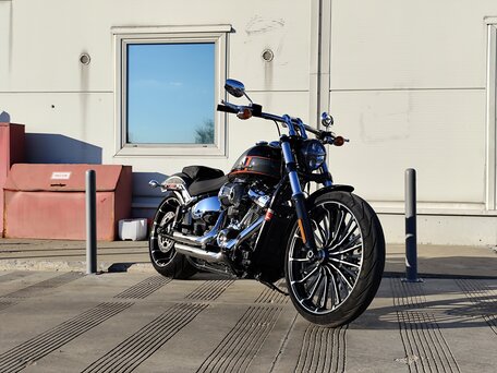 2023 Harley-Davidson Breakout, чёрный, 1990000 рублей, вид 2