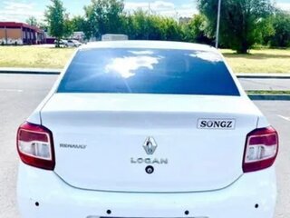 2014 Renault Logan II, белый, 380000 рублей, вид 4