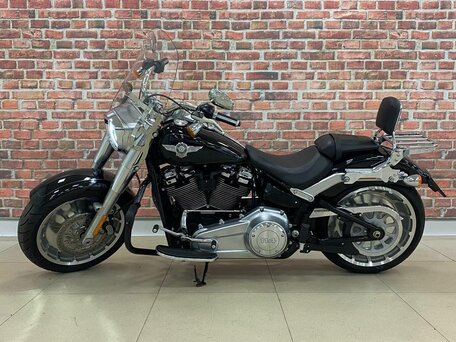 2020 Harley-Davidson Fat Boy, чёрный, 2200000 рублей, вид 1