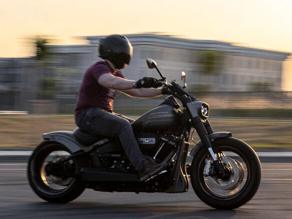 2018 Harley-Davidson Fat Bob, серый, 2750000 рублей - вид 4