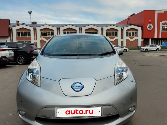 2012 Nissan Leaf (EM57) I (ZE0/AZE0), серебристый, 899000 рублей - вид 13