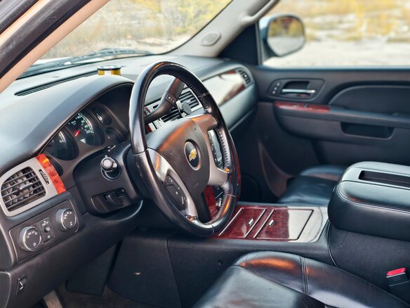 2012 Chevrolet Tahoe 6AT III, белый, 1750000 рублей - вид 10