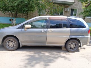 1999 Nissan Liberty, серый, 300000 рублей, вид 2
