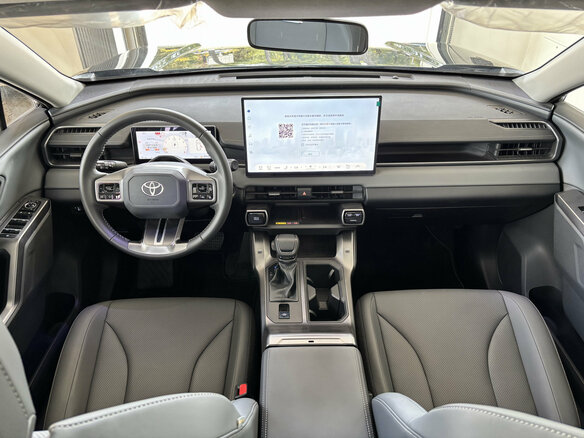 2026 Toyota RAV4 VI (XA60), чёрный, 4400000 рублей - вид 16