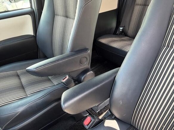 2021 Toyota Noah III (R80) Рестайлинг, белый, 2180000 рублей - вид 12