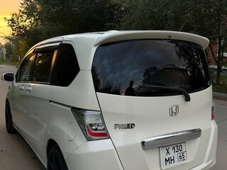 2012 Honda Freed I Рестайлинг, белый, 1050000 рублей, вид 5