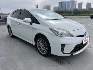 2014 Toyota Prius III Рестайлинг (XW30), белый, 1210000 рублей, вид 1